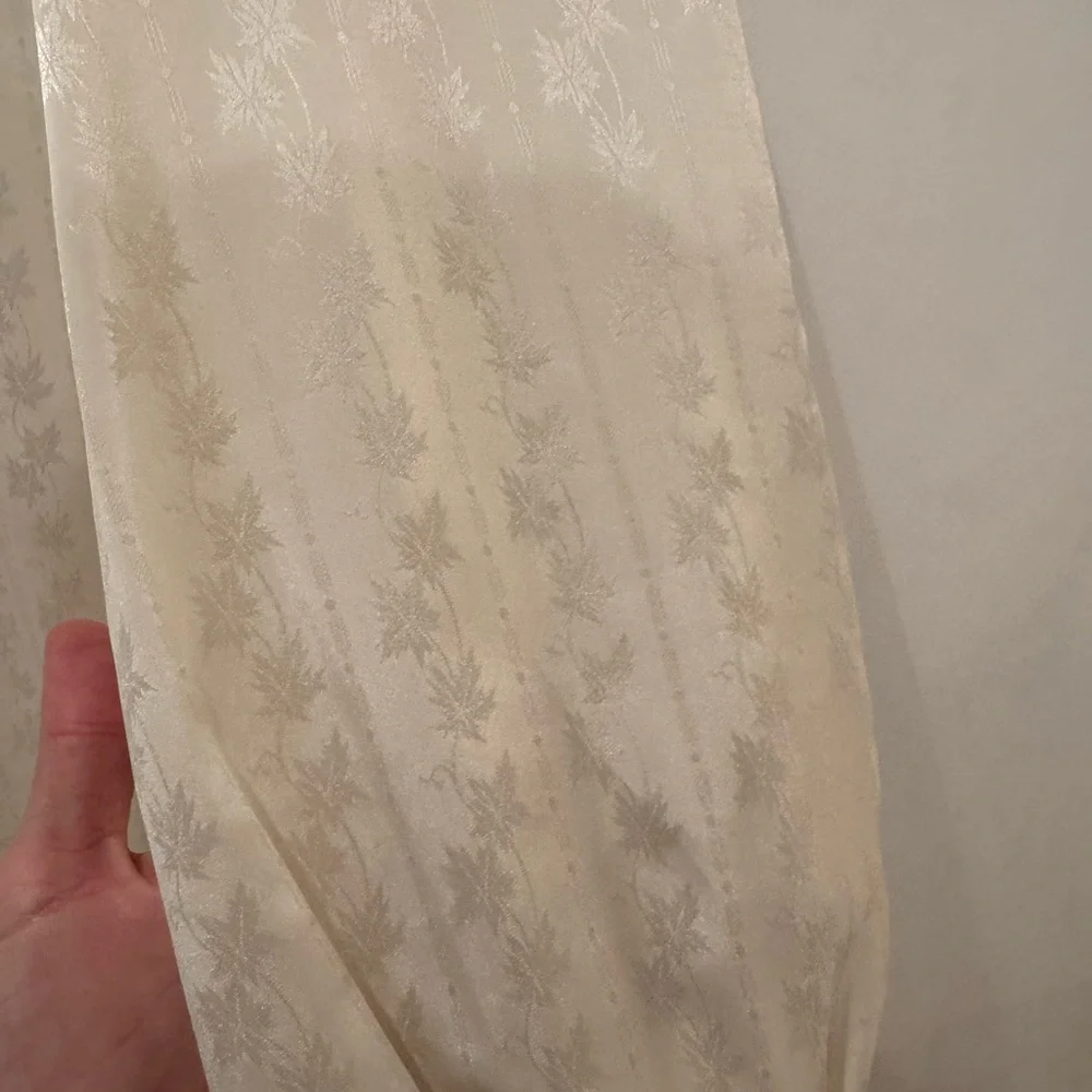 VINTAGE Oscar de la Renta Elegant Cream Blouse. Fits like a 10. - Picture 5 of 9